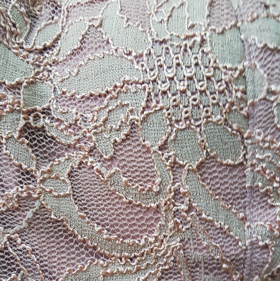 💎 Peplum Lace Top 💎 - Picture 7 of 7